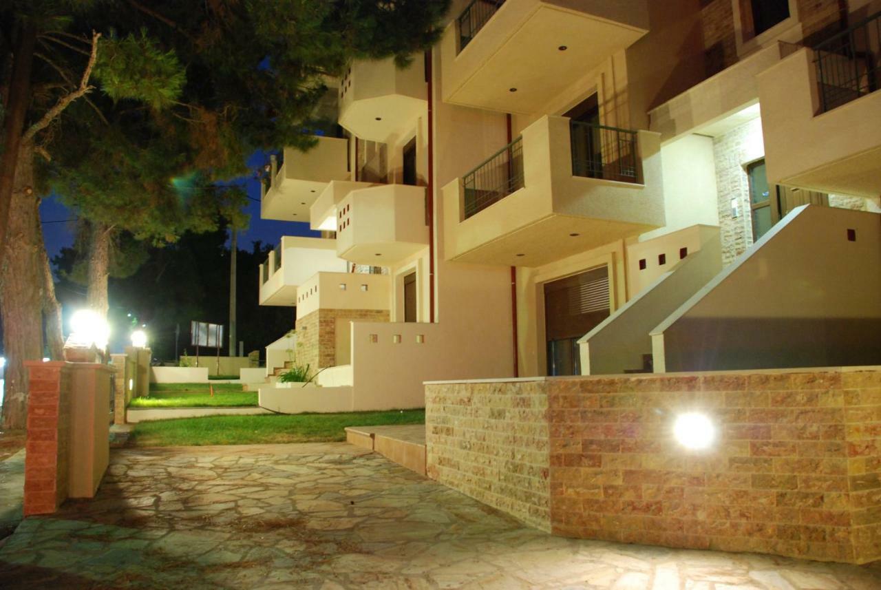 Alexandros Maisonettes Nea Moudania Exterior foto